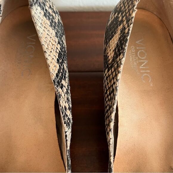 Vionic Snakeskin Pattern Wedges - Picture 6 of 9